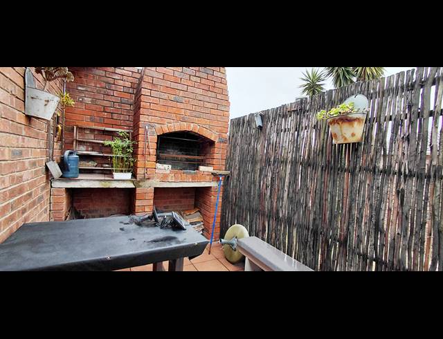 2 BEDROOM TOWNHOUSE RENTED IN LORRAINE